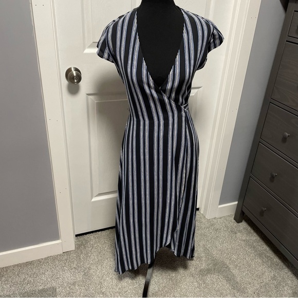 Wilfred Dresses & Skirts - Aritzia - Wilfred Free Dress